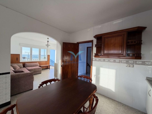 Casa con terreno y Vistas al Mar