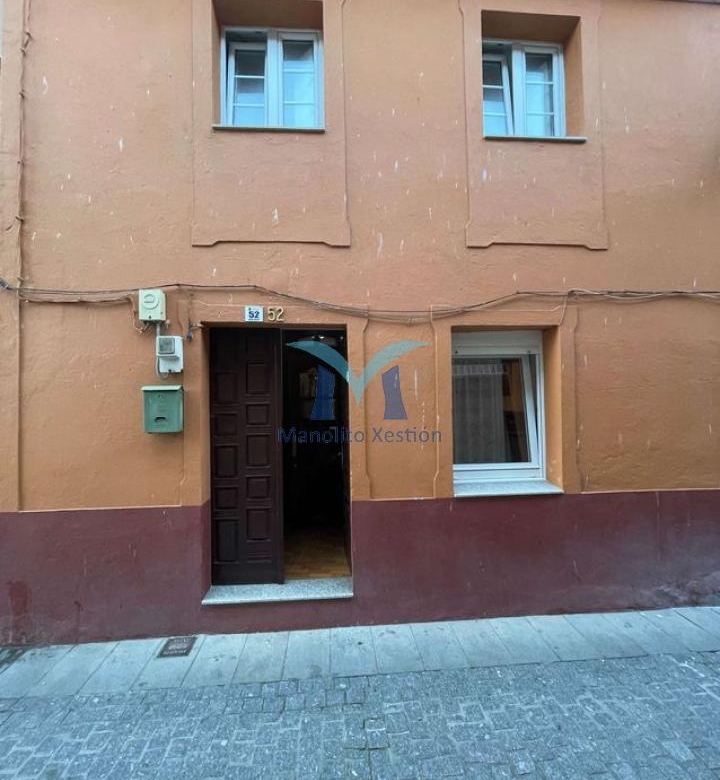 Casa de Piedra con Terraza y Vistas al Mar