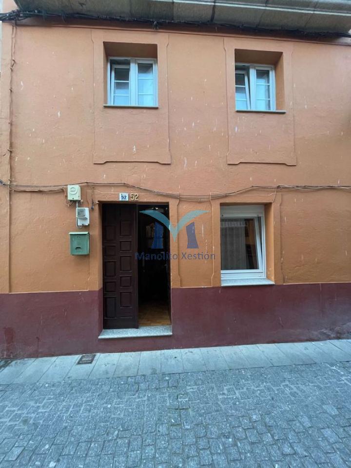 Casa de Piedra con Terraza y Vistas al Mar