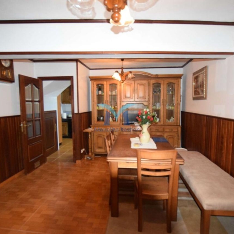 Casa de Piedra con Terraza y Vistas al Mar