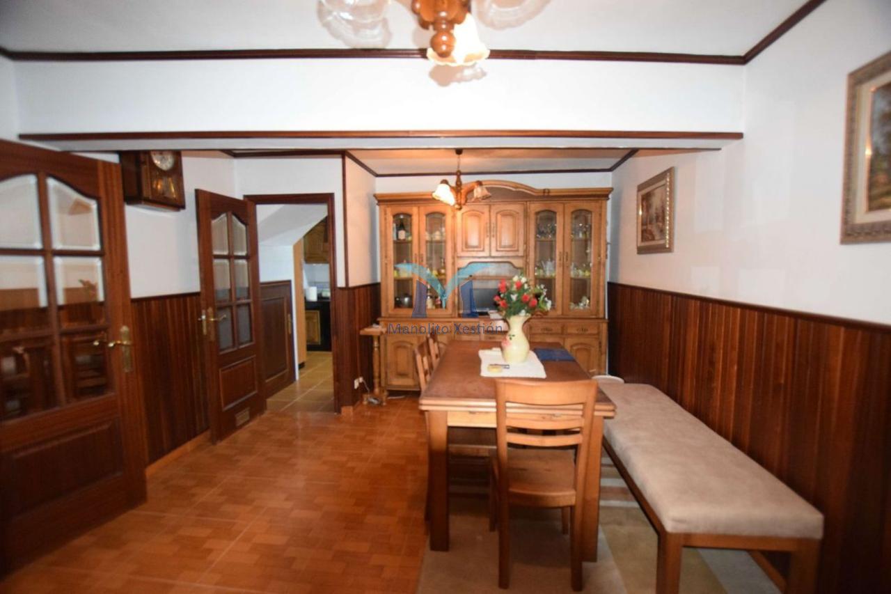 Casa de Piedra con Terraza y Vistas al Mar