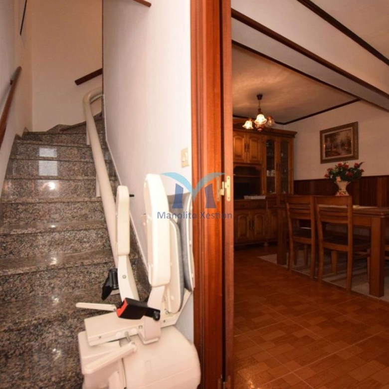 Casa de Piedra con Terraza y Vistas al Mar