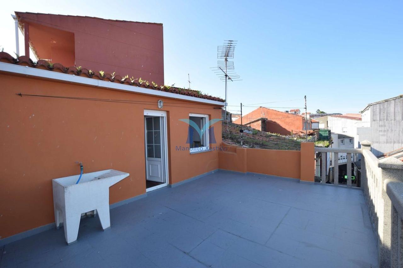 Casa de Piedra con Terraza y Vistas al Mar