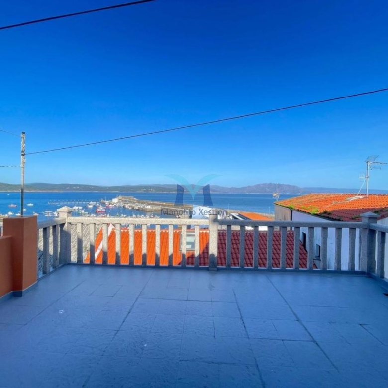 Casa de Piedra con Terraza y Vistas al Mar