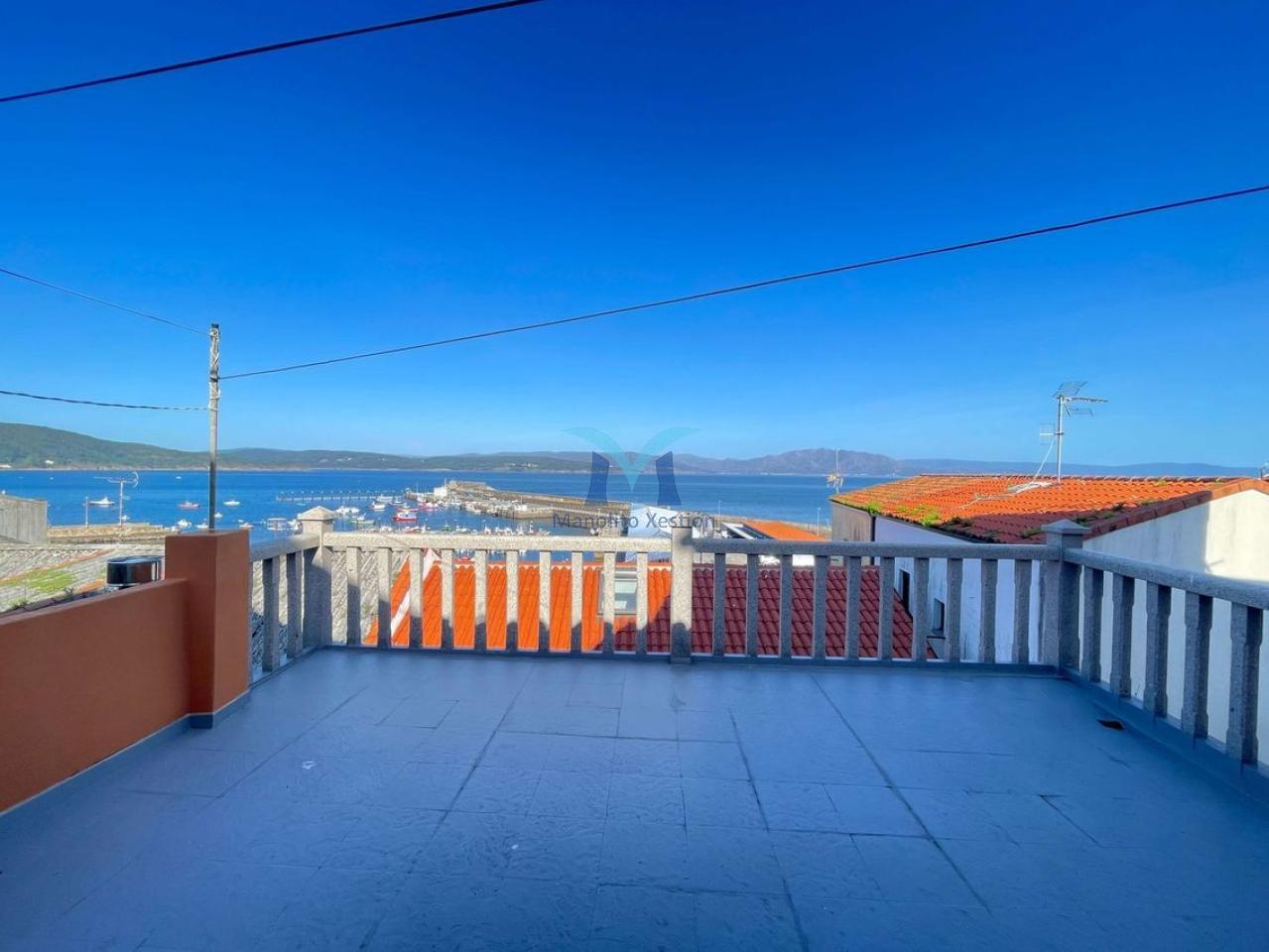 Casa de Piedra con Terraza y Vistas al Mar