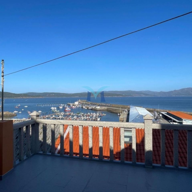 Casa de Piedra con Terraza y Vistas al Mar