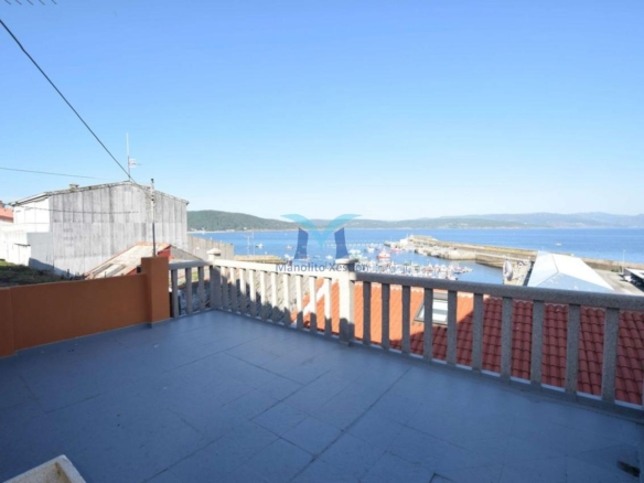 Casa de Piedra con Terraza y Vistas al Mar