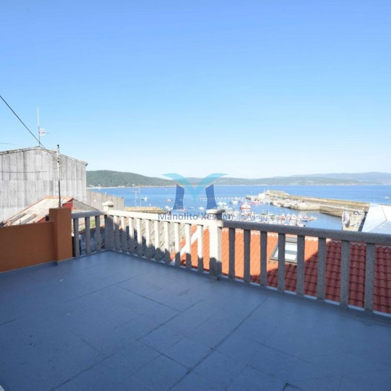 Casa de Piedra con Terraza y Vistas al Mar
