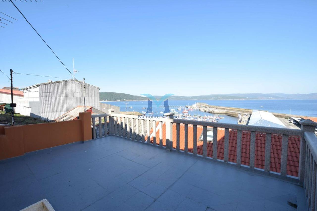 Casa de Piedra con Terraza y Vistas al Mar
