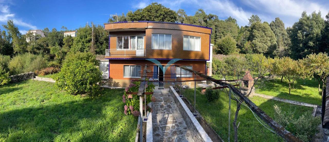 176987889406100043701_176976372182 Casa con Parcela Cerrada en Ameixenda – Cee
