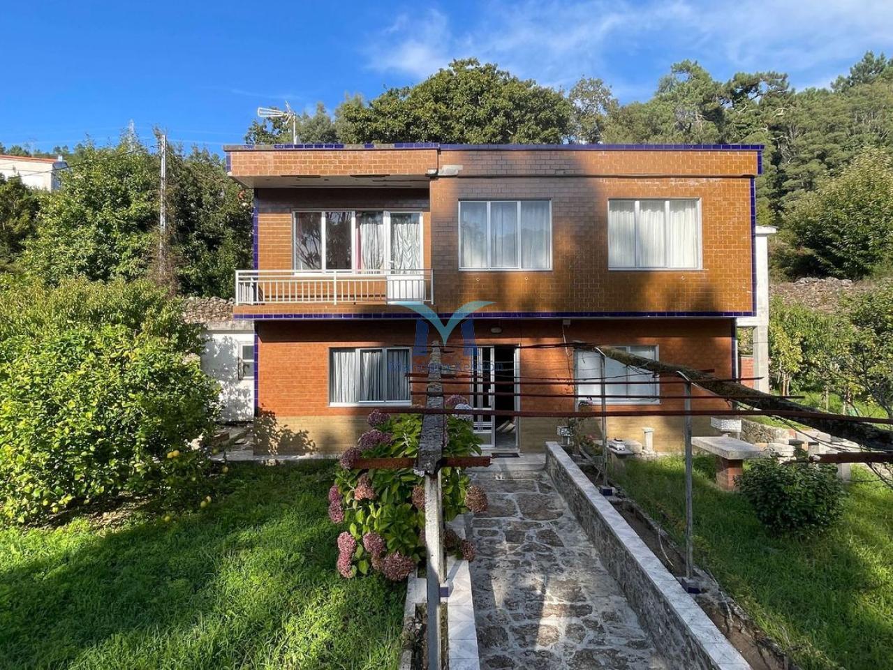 176987889441600043701_176976372223 Casa con Parcela Cerrada en Ameixenda – Cee