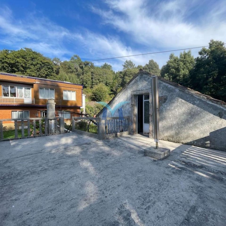 Casa con Parcela Cerrada en Ameixenda – Cee