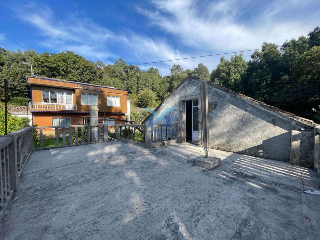 176987889521500043701_176976372311 Casa con Parcela Cerrada en Ameixenda – Cee