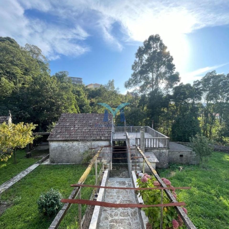 Casa con Parcela Cerrada en Ameixenda – Cee