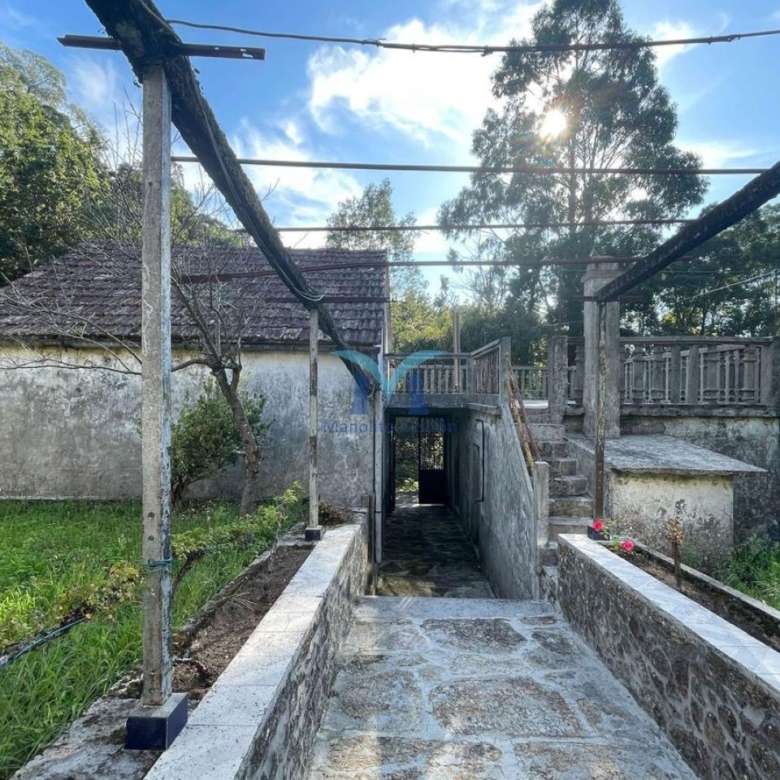 Casa con Parcela Cerrada en Ameixenda – Cee