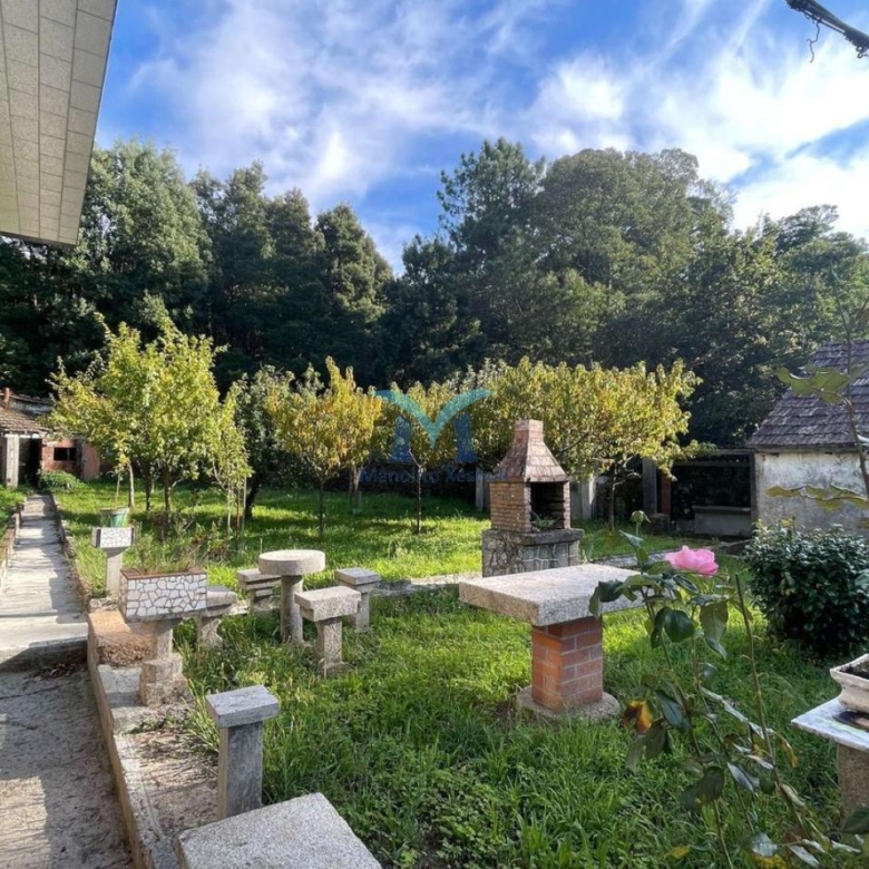 Casa con Parcela Cerrada en Ameixenda – Cee