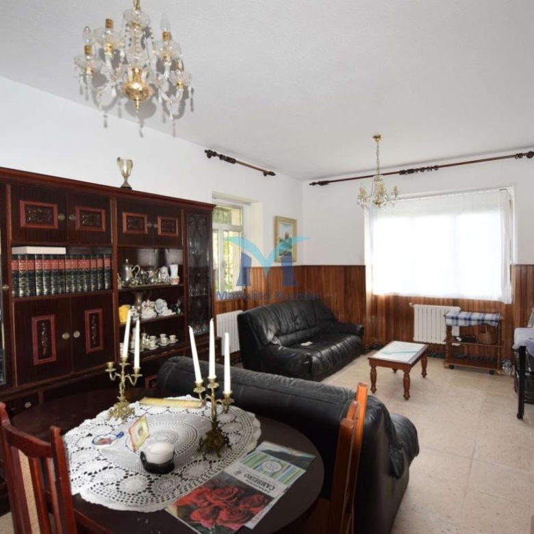 Casa con Parcela Cerrada en Ameixenda – Cee