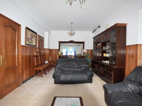 Casa con Parcela Cerrada en Ameixenda – Cee