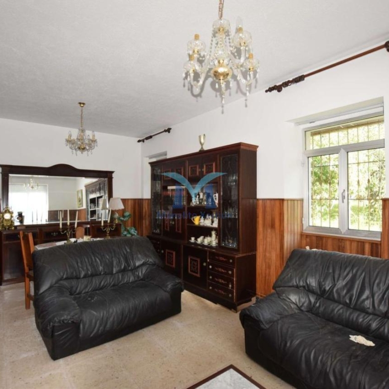 Casa con Parcela Cerrada en Ameixenda – Cee