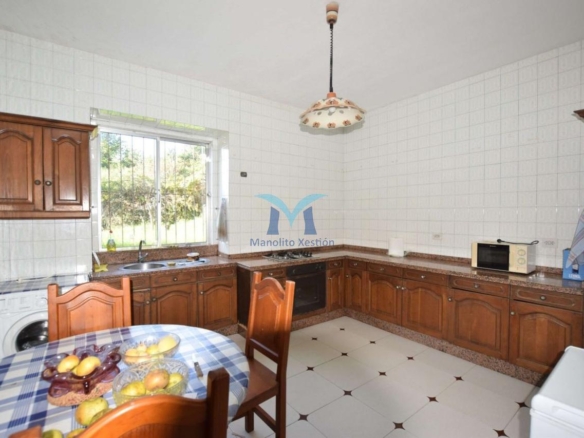 Casa con Parcela Cerrada en Ameixenda – Cee