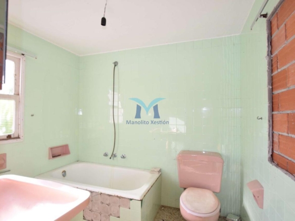 Casa con Parcela Cerrada en Ameixenda – Cee