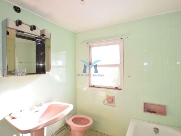 Casa con Parcela Cerrada en Ameixenda – Cee