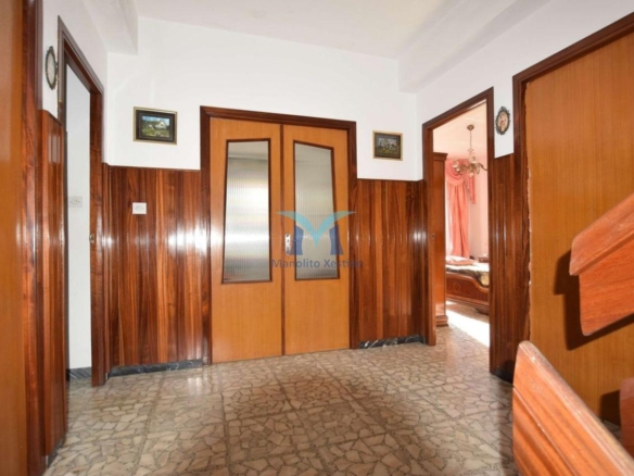 Casa con Parcela Cerrada en Ameixenda – Cee