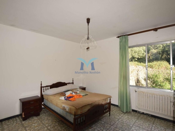 Casa con Parcela Cerrada en Ameixenda – Cee