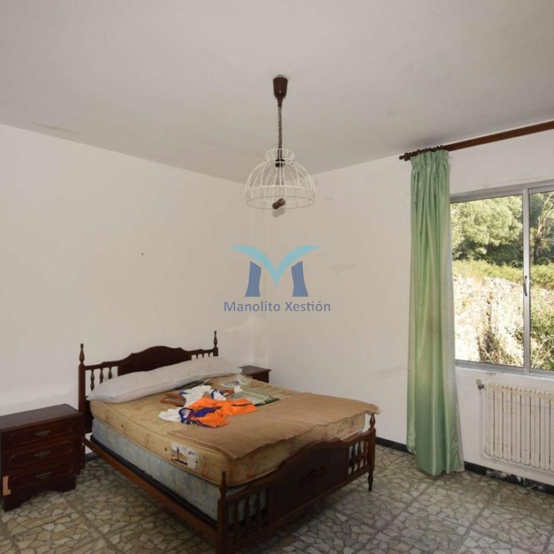 Casa con Parcela Cerrada en Ameixenda – Cee