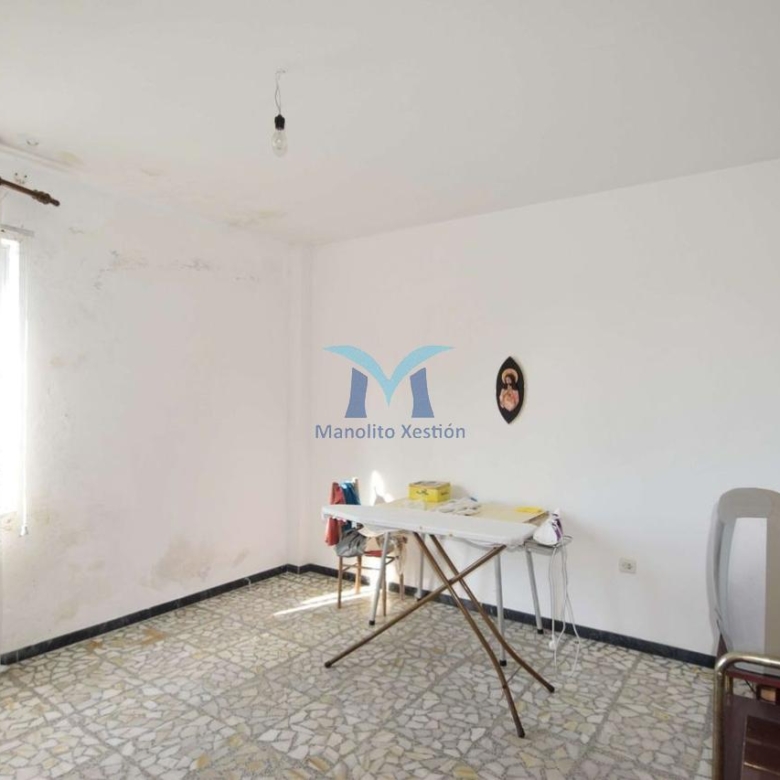 Casa con Parcela Cerrada en Ameixenda – Cee