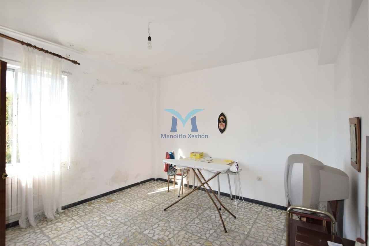 176987890598400043701_176976373074 Casa con Parcela Cerrada en Ameixenda – Cee