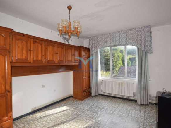 Casa con Parcela Cerrada en Ameixenda – Cee
