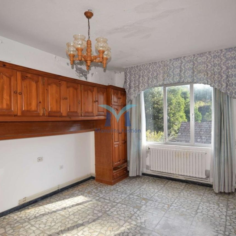 Casa con Parcela Cerrada en Ameixenda – Cee