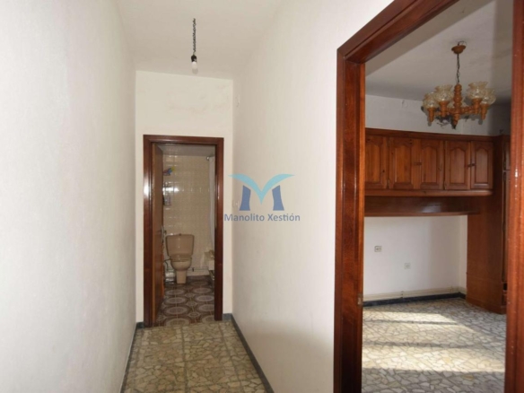 Casa con Parcela Cerrada en Ameixenda – Cee