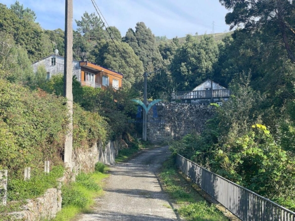Casa con Parcela Cerrada en Ameixenda – Cee