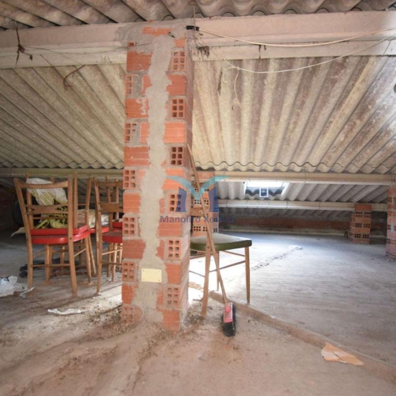 Casa con Parcela Cerrada en Ameixenda – Cee