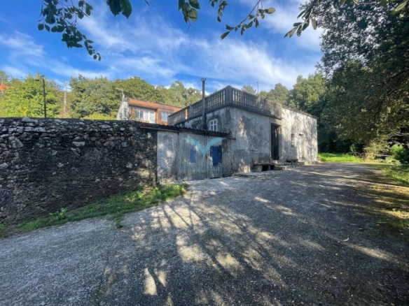 Casa con Parcela Cerrada en Ameixenda – Cee