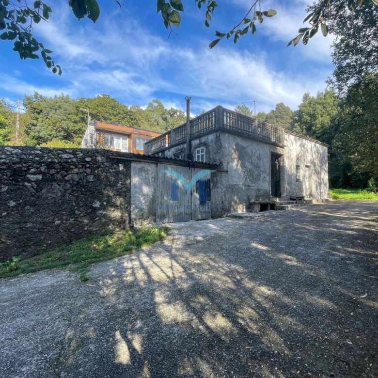 Casa con Parcela Cerrada en Ameixenda – Cee