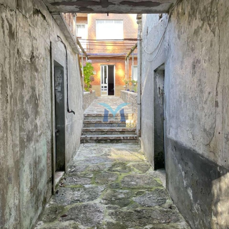 Casa con Parcela Cerrada en Ameixenda – Cee