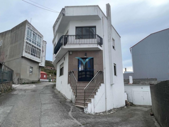 Casa de 146 m² en Muxía, exterior, con finca de 971 m², garaje y lareira
