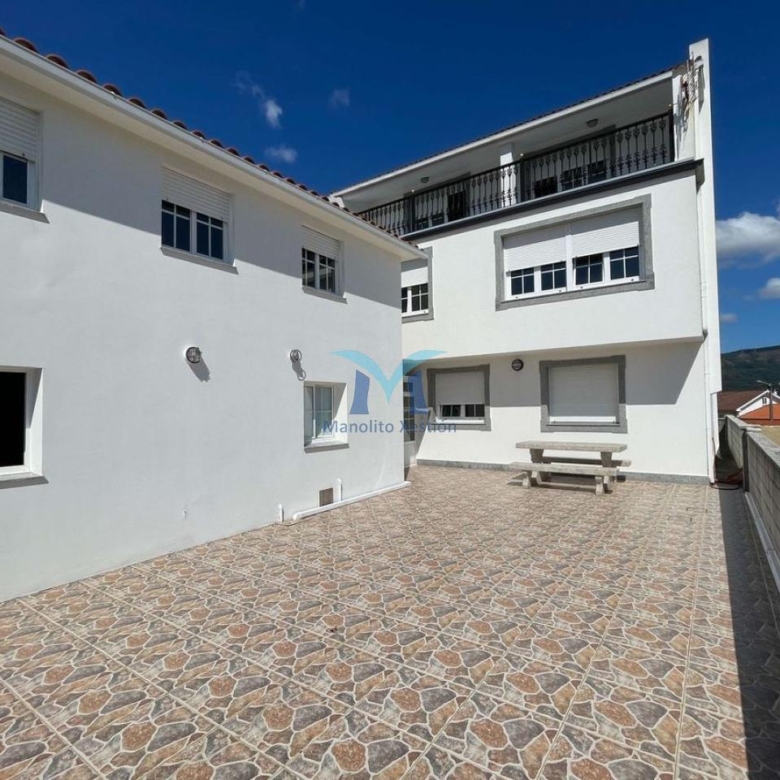 Casa en Zona Tranquila con Vistas al Mar