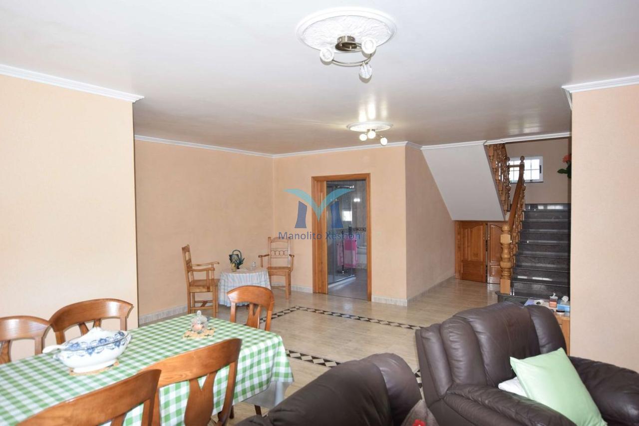 Casa en Zona Tranquila con Vistas al Mar