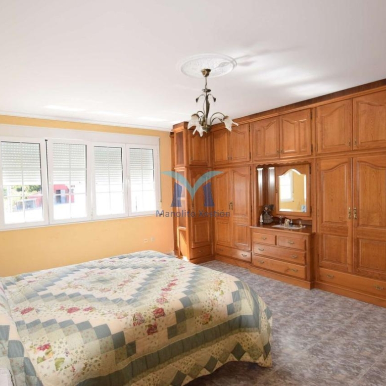 Casa en Zona Tranquila con Vistas al Mar