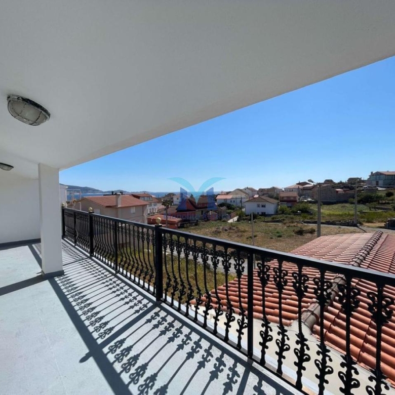 Casa en Zona Tranquila con Vistas al Mar