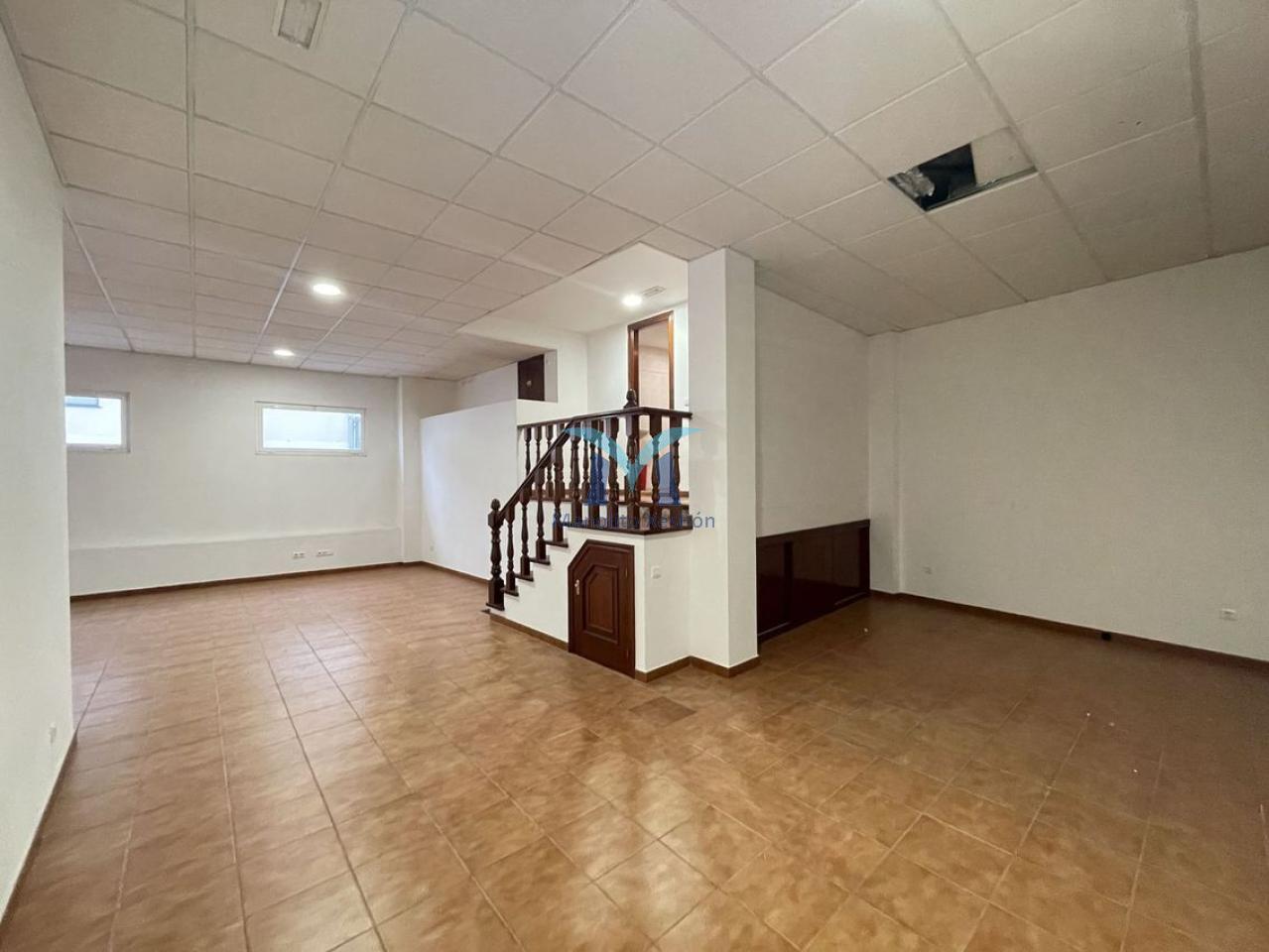 176994659225900028789_176976401570 Local en calle Xosé Fernández da Ponte, 1