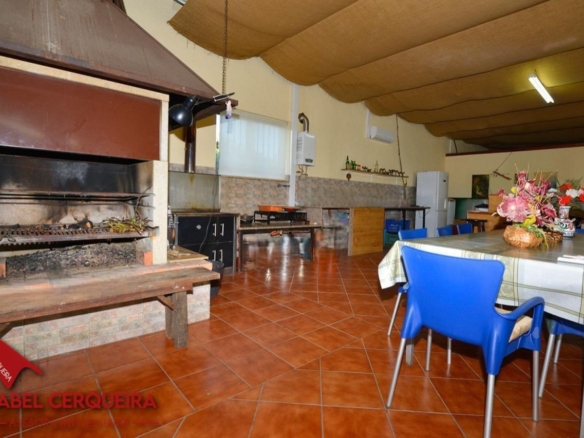 GRAN VIVIENDA EN VALENÇA CON 6.000 m² DE TERRENO – IDEAL PARA CASA RURAL