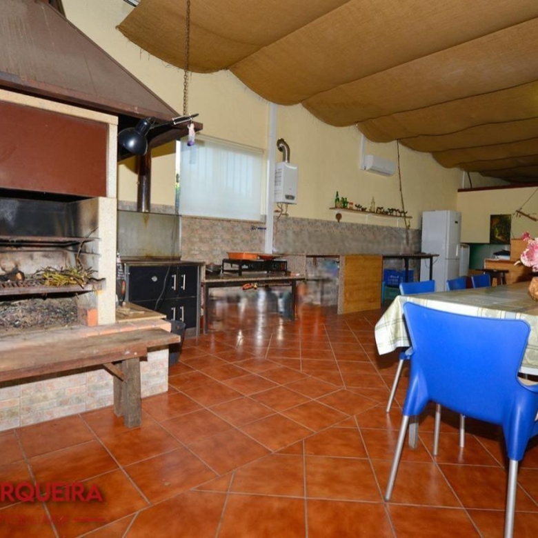GRAN VIVIENDA EN VALENÇA CON 6.000 m² DE TERRENO – IDEAL PARA CASA RURAL