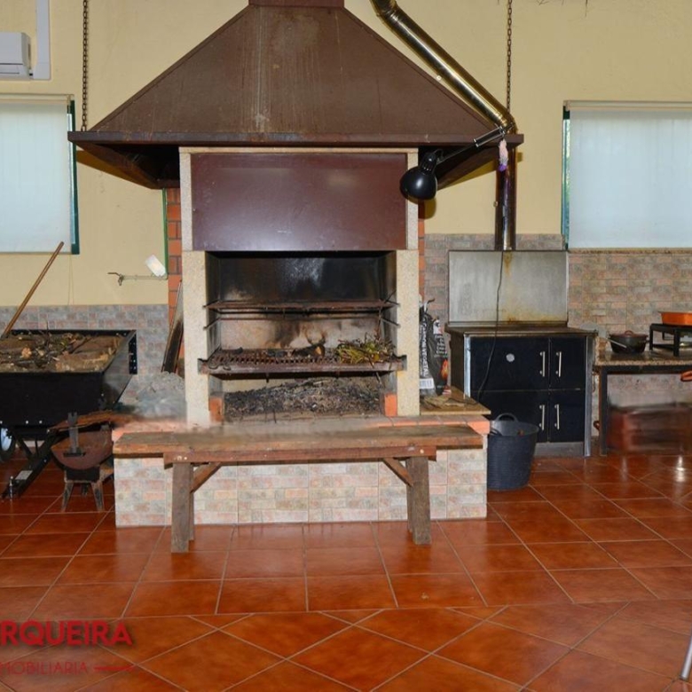 GRAN VIVIENDA EN VALENÇA CON 6.000 m² DE TERRENO – IDEAL PARA CASA RURAL