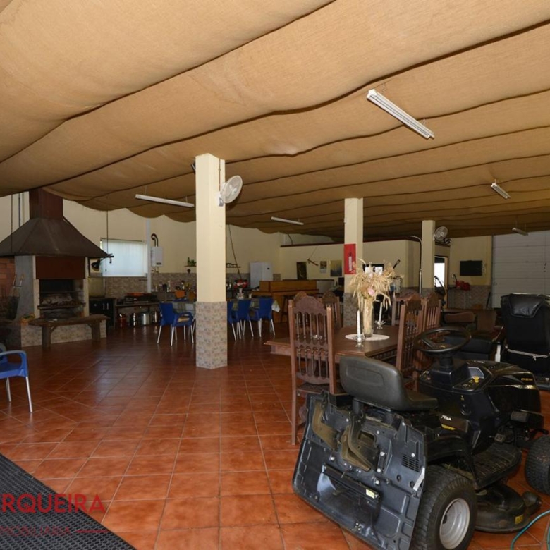 GRAN VIVIENDA EN VALENÇA CON 6.000 m² DE TERRENO – IDEAL PARA CASA RURAL