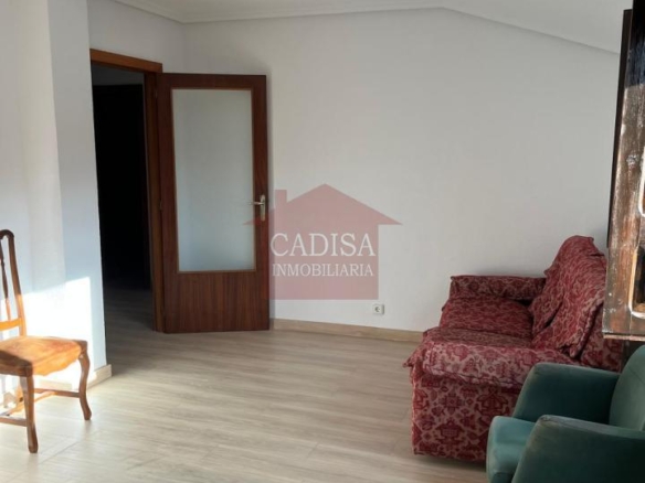 BONITO PISO EN VENTA EN LEDESMA. REFORMADO. REF 10556